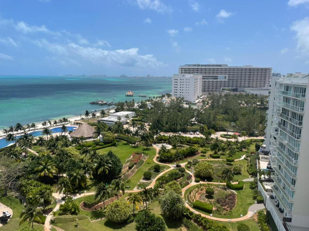 Beachfront Luxury Apartments Cancún Kültér fotó