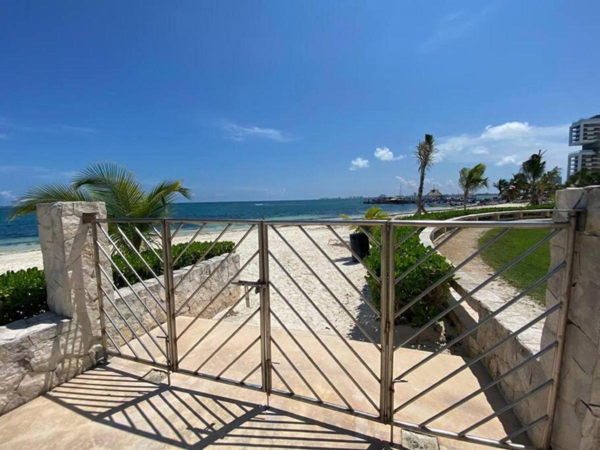 Beachfront Luxury Apartments Cancún Kültér fotó